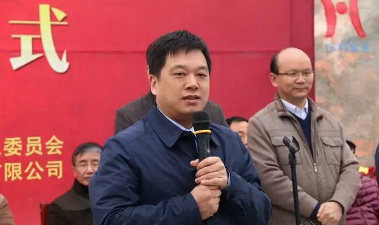 市委常委,常务副市长何长成受市委书记王宏武,市长范晓东委托,代表